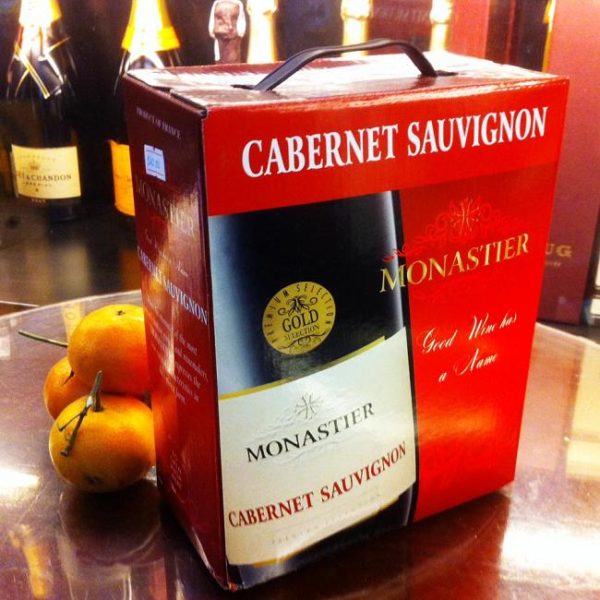 Rượu vang bịch Monastier 3l mang những tinh túy của cuộc sống tích hợp vào hương vị