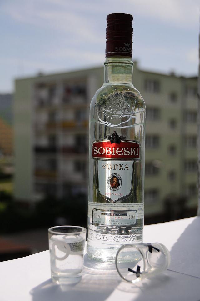 Nhâm nhi một ly Sobieski vào mỗi buổi hoàng hôn thì sao?